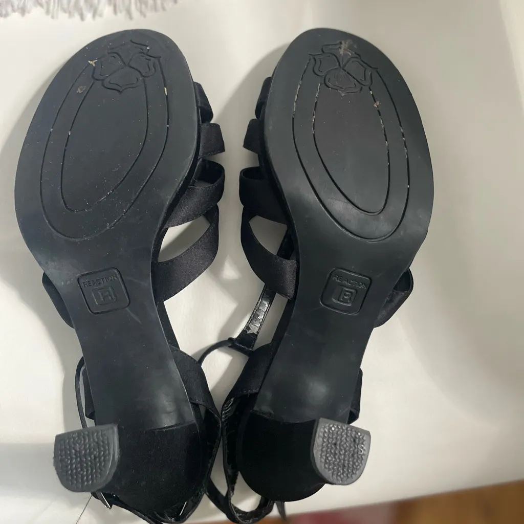 Kenneth Cole  Reaction Black Heels‎ Size 7 - Image 4