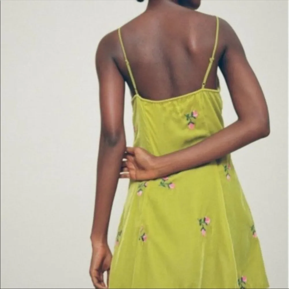Urban Outfitters Green Floral Embroidered Velvet Mini Slip Dress NWT Size XS - Image 3