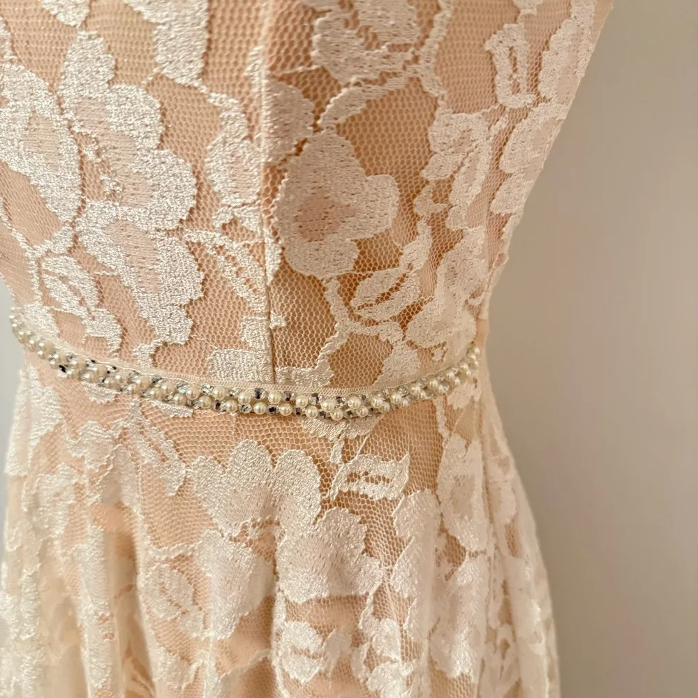 David’s Bridal City Triangle Ivory/Nude Short Lace Dress Bead Embellished Waist - Image 5