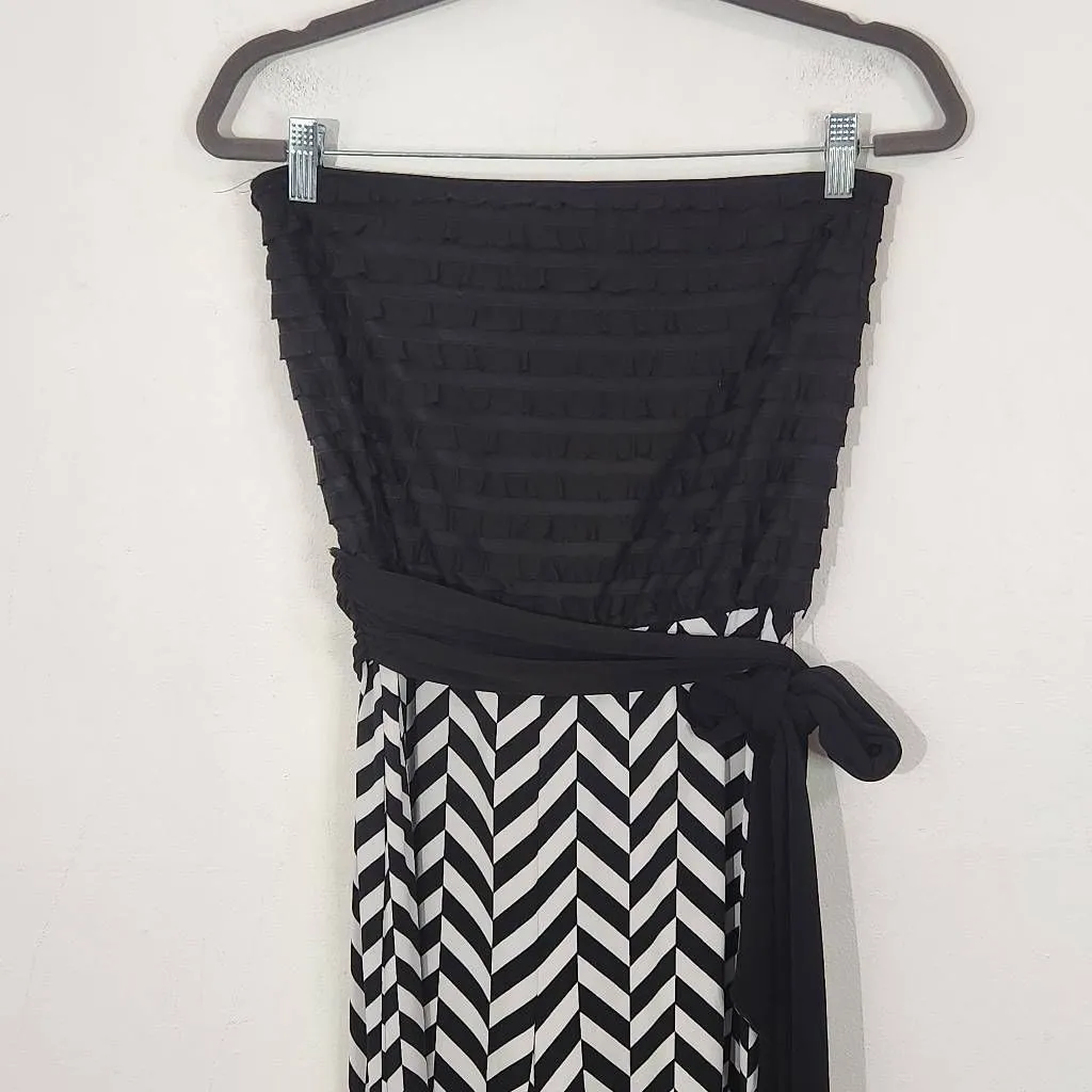 Connected Apparel Black and White Strapless Jumpsuit Size Small Chevron Jumpsuit - Image 2