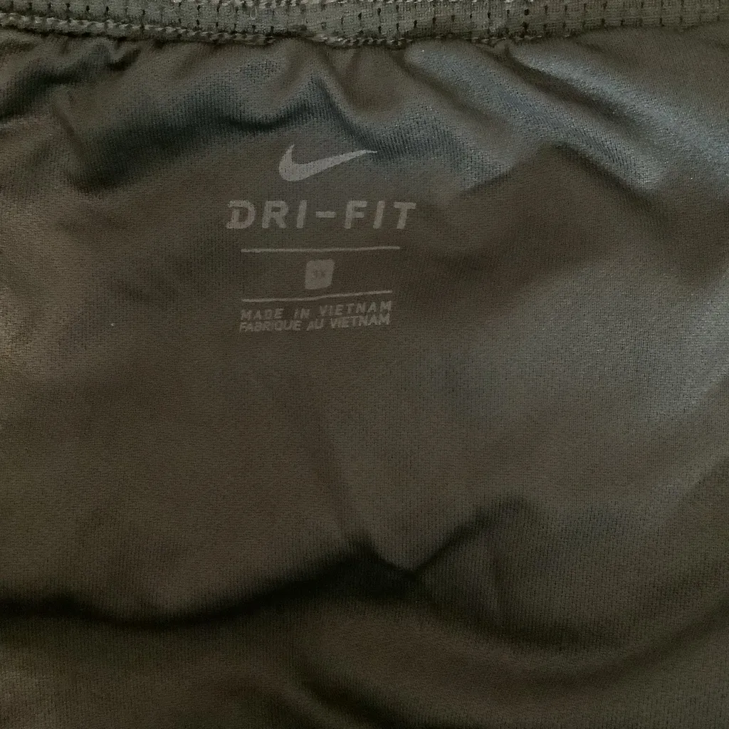 Nike Size 3X Women’s Black and White Stars Print. Standard Fit - Image 6