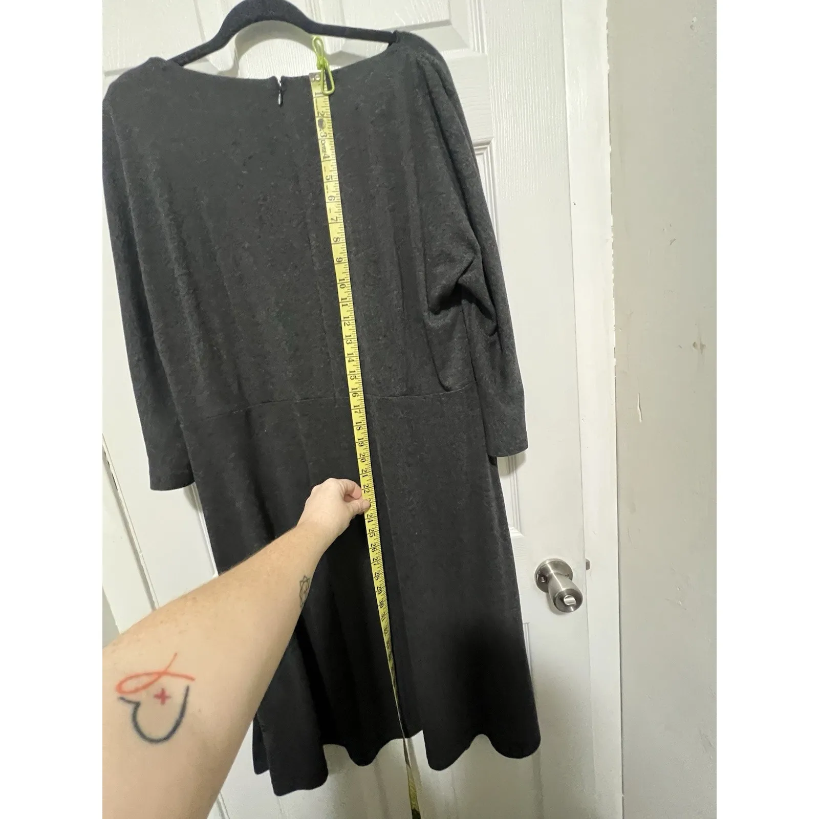 Jessica J Howard Woman’s Gray/White Embroidered Plus Size 18W Maxi Sweater Dress - Image 4