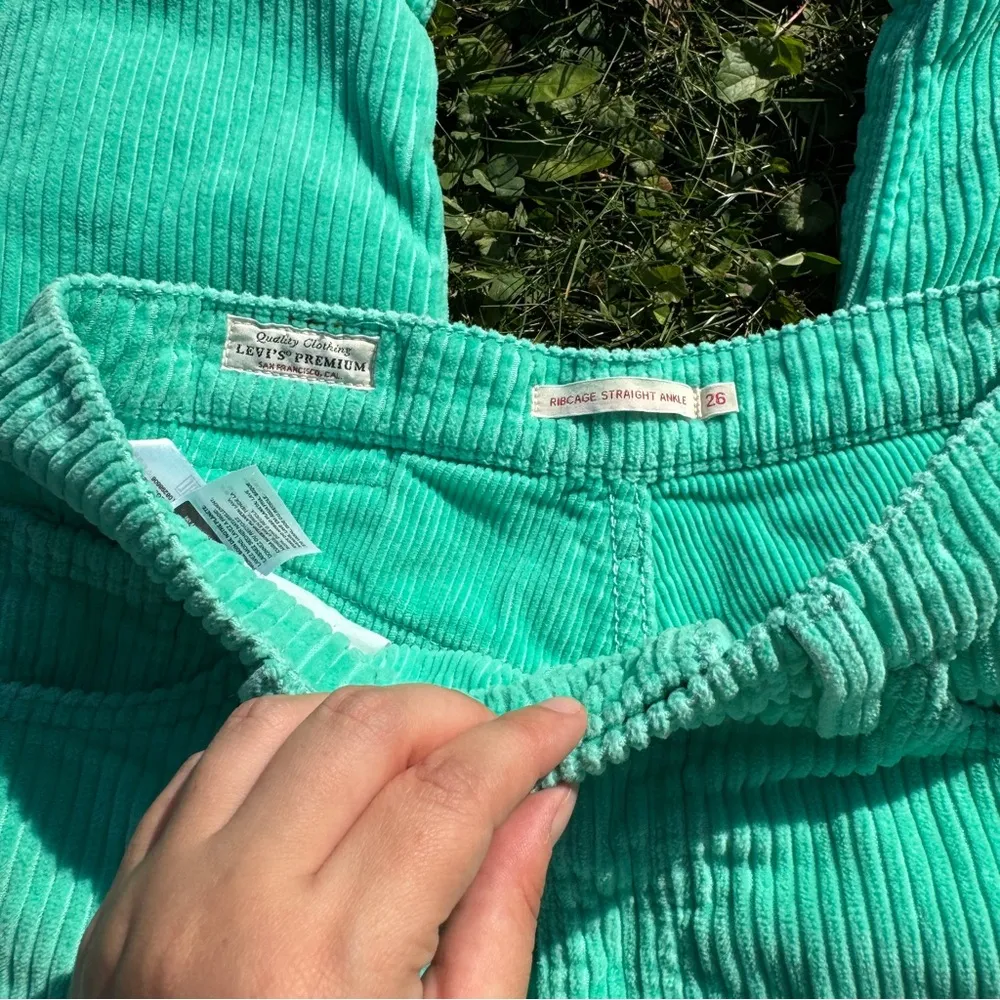 Levi's Ribcage Straight Ankle Cord Jeans - Image 5