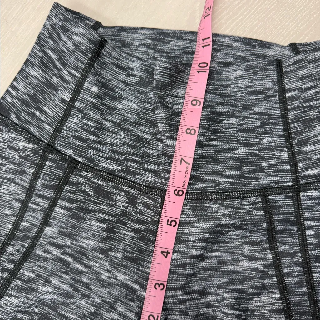 Lululemon Drop It Like It's Hot Crop Dramatic Static White Black Luxtreme Mesh 4 - Image 5