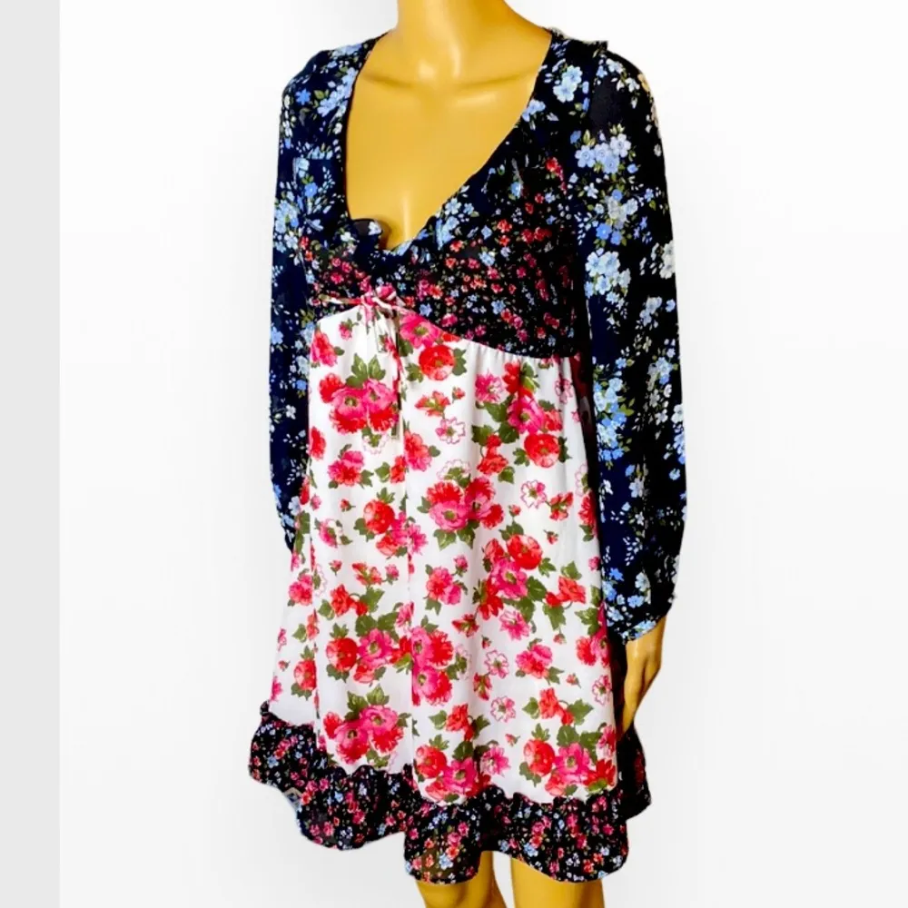 United Colors Of Benetton
Mini Dress Sz XS - Image 3