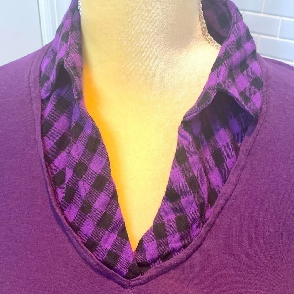 Beluva plum cotton/ spandex top.Plaid black/plum collar and hem. Size Small. Purple - Image 2