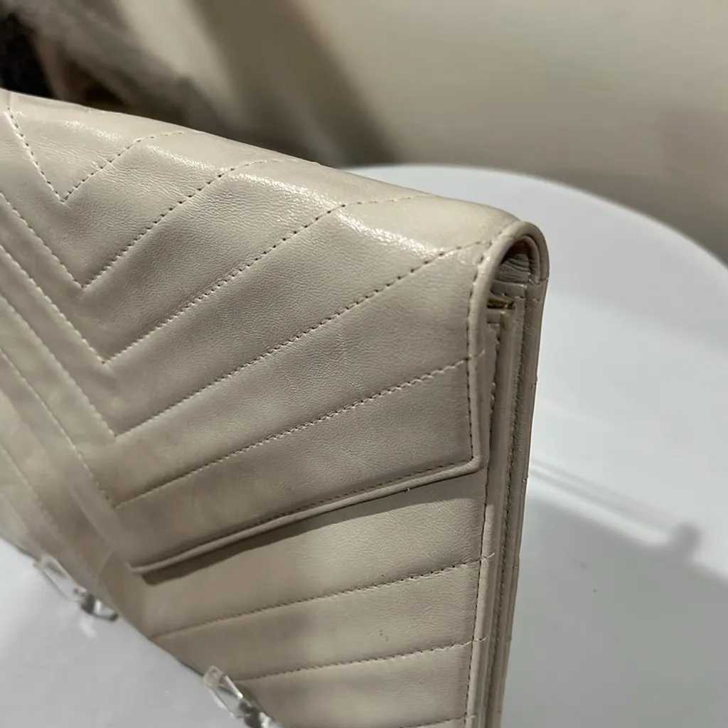 Yves Saint Laurent  YSL White Quilted Clutch EUC - Image 9