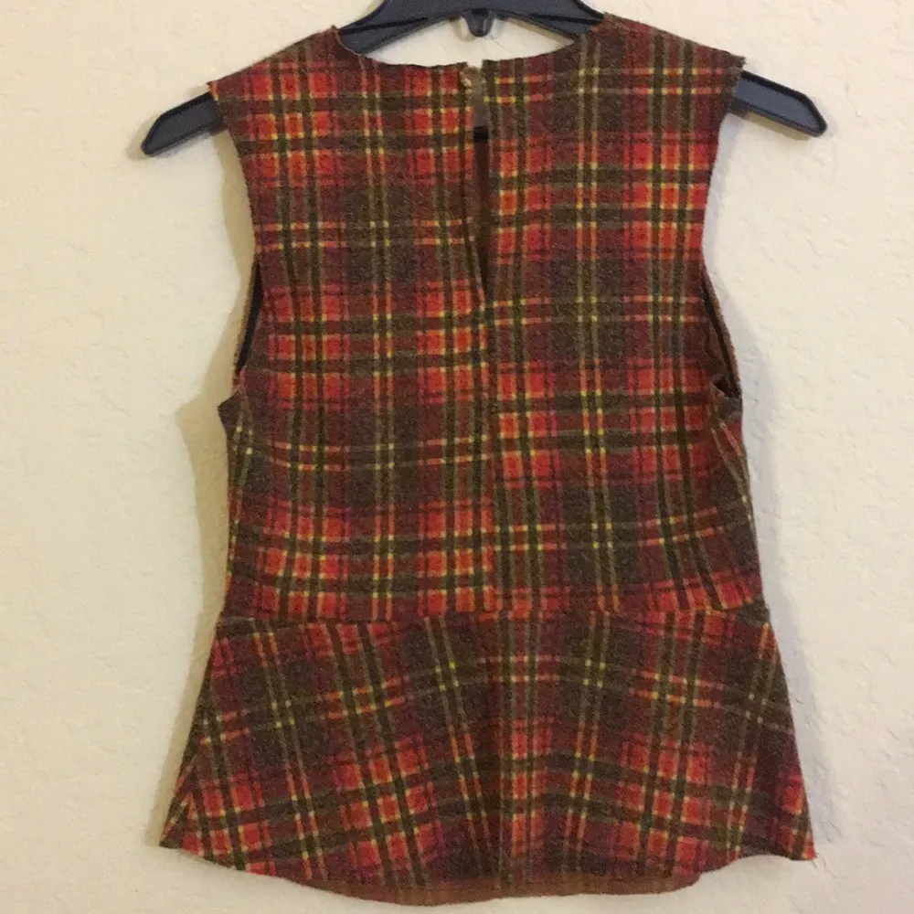 Plaid peplum Sleeveless Top- - Image 4