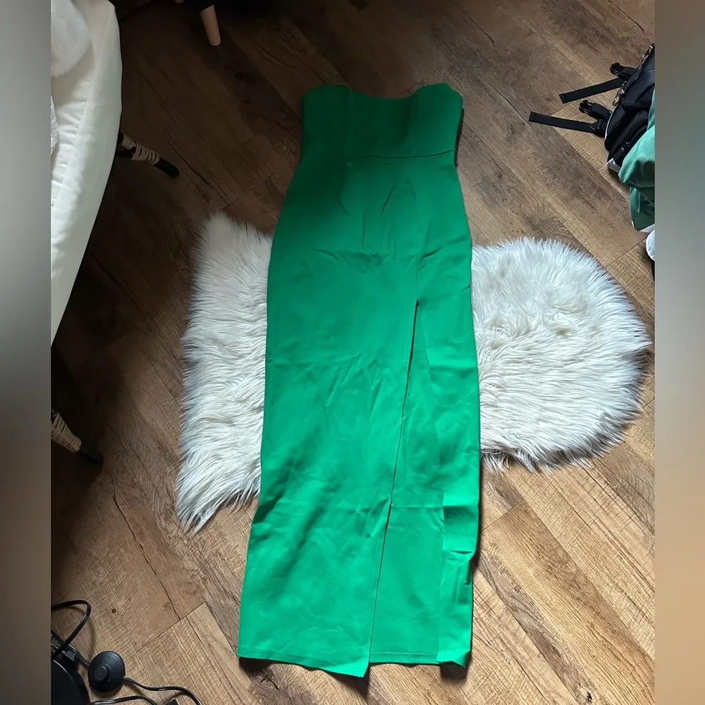 SUPERDOWN Ryleigh Strapless Maxi Dress In Green - Image 6
