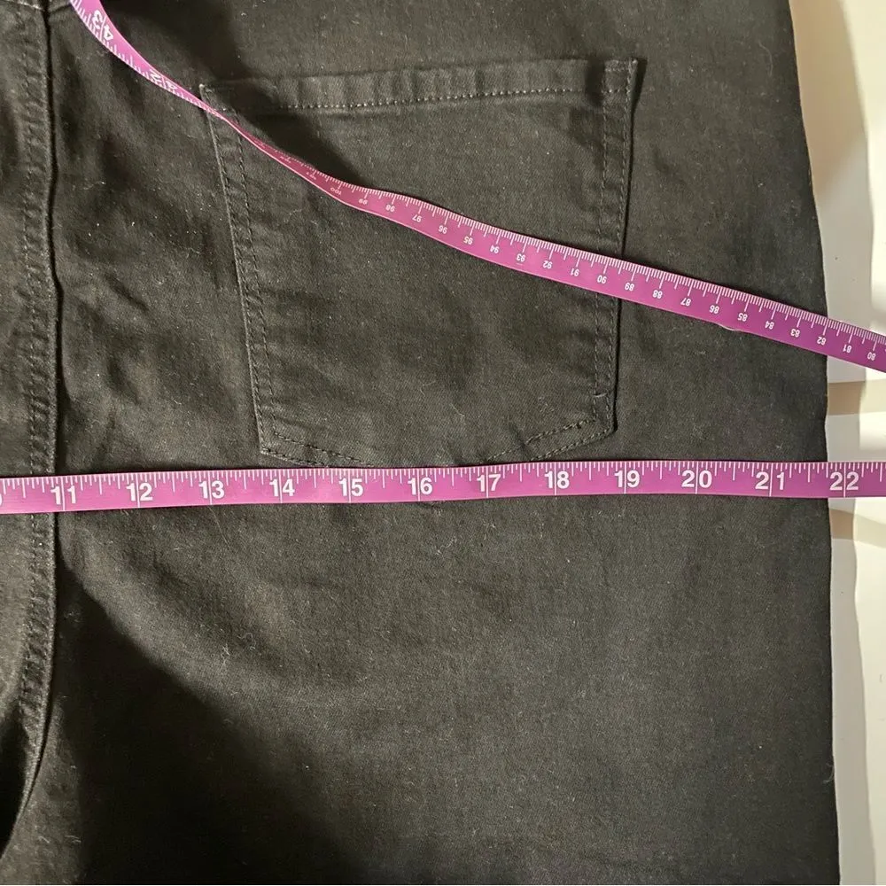 Fashion to Figure Black Bedazzled Zippered Raw Hem Denim Shorts Plus Size 20 EUC - Image 11