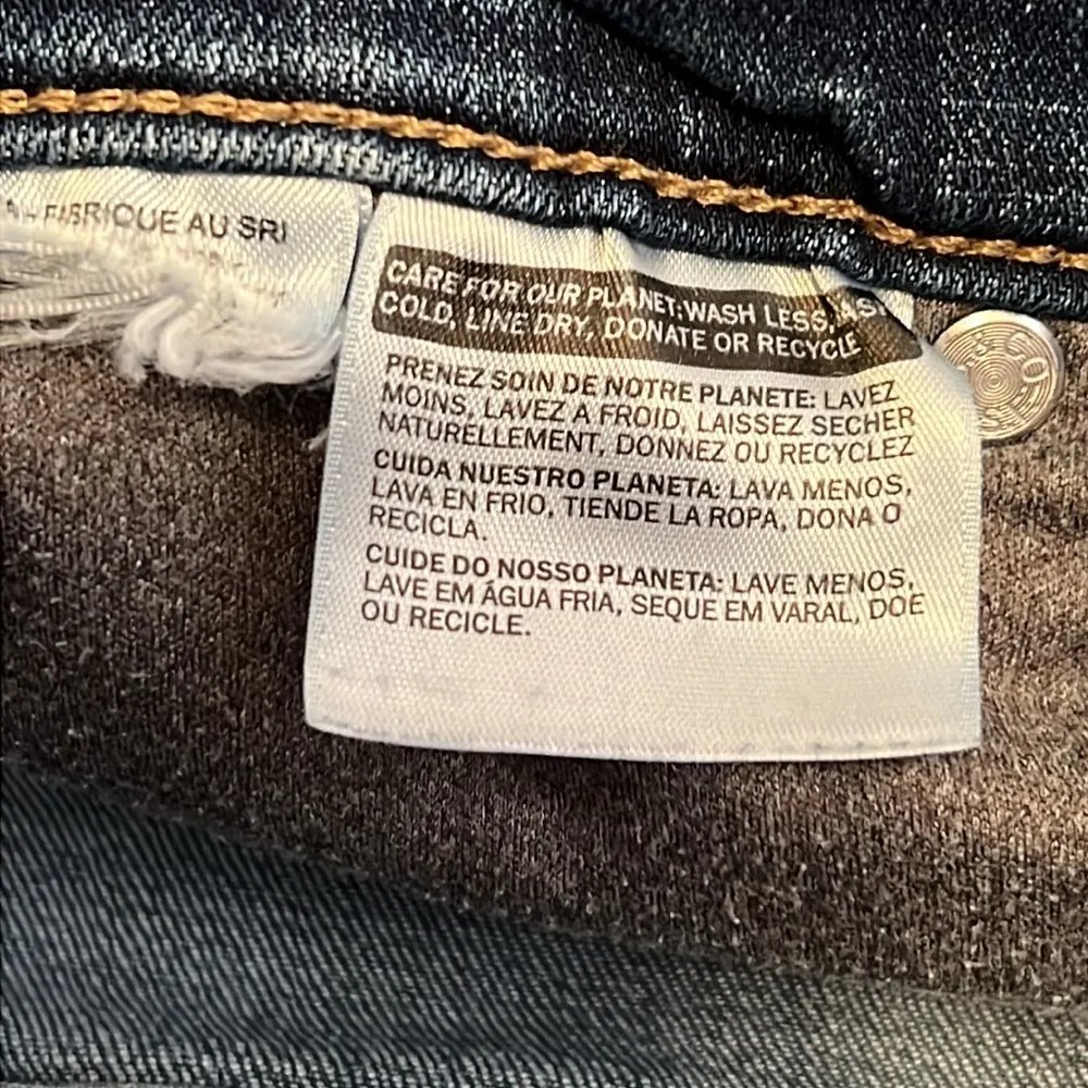 Levi’s Women’s 311 Shaping Skinny Capri Jeans - Image 8