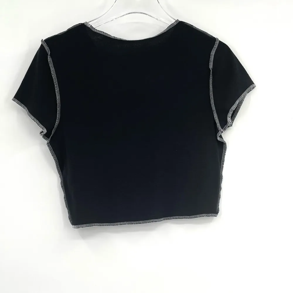 Love Tribe Juniors' Friends Graphic-Print T-Shirt in Black Size Large NWT - Image 4