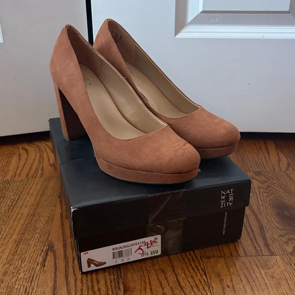 Naturalizer Berlin Platform Pump (WIDE) - Image 2