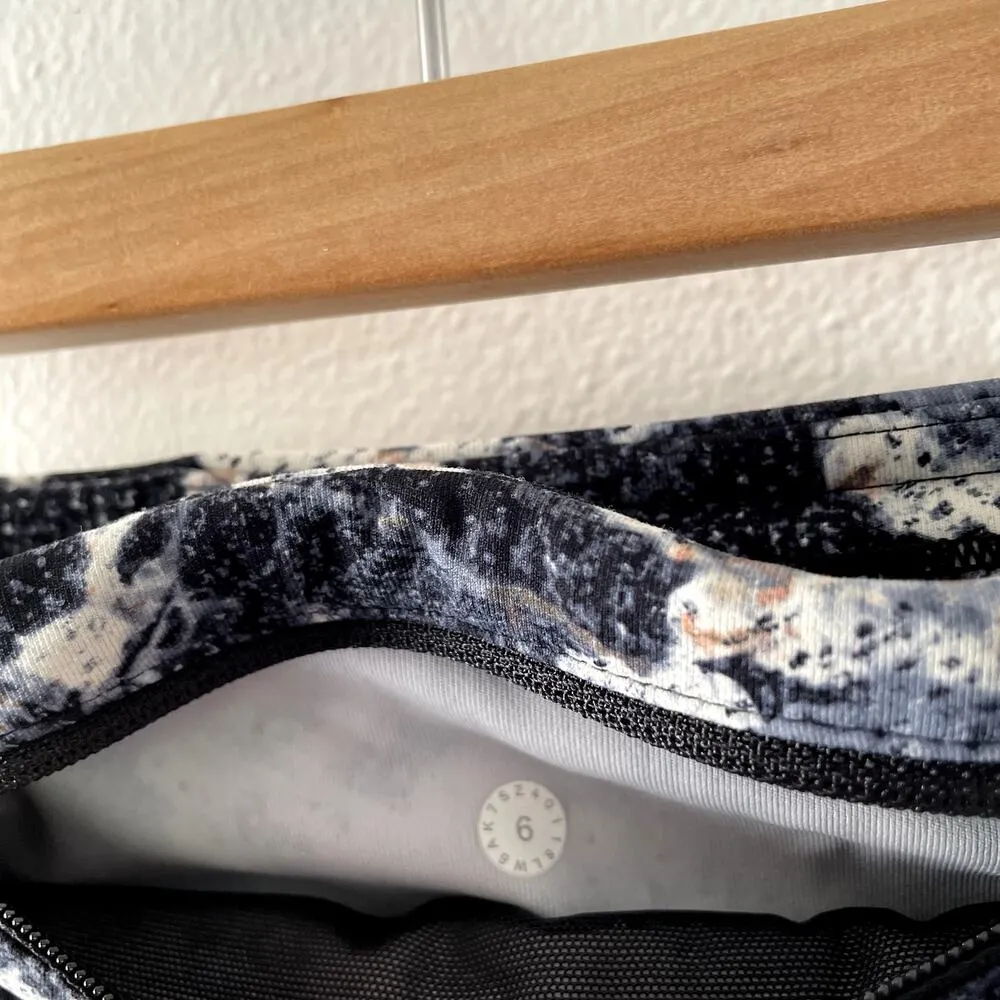 Lululemon Leggings Womens 6 Wunder Under High Rise Crop Tight Dark Floral Yoga - Image 3