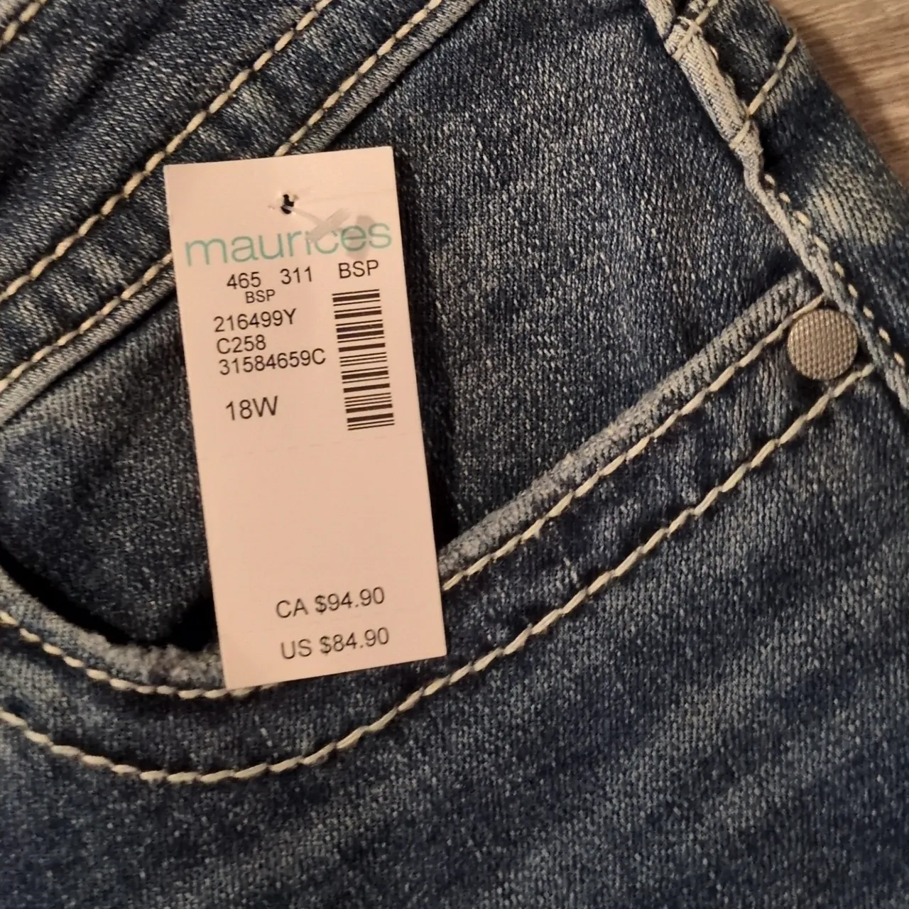 Vigoss Mid Rise Heritage Fit Denim Shorts Size 18 - Image 2