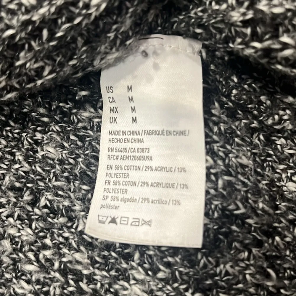 outfitters women’s open cardigan sweater size medium. - Image 6