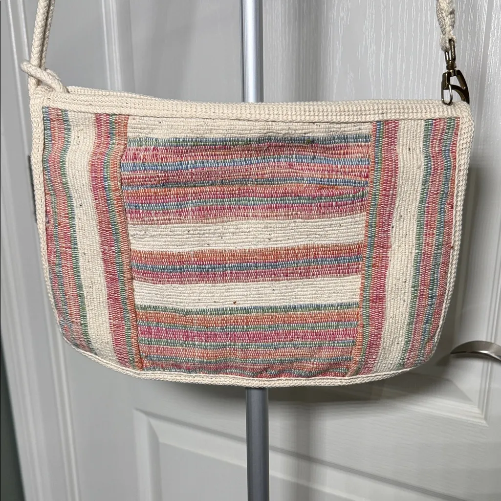 Carpetbags of America Chic Striped Shoulder Bag in Cream and Red - Image 7