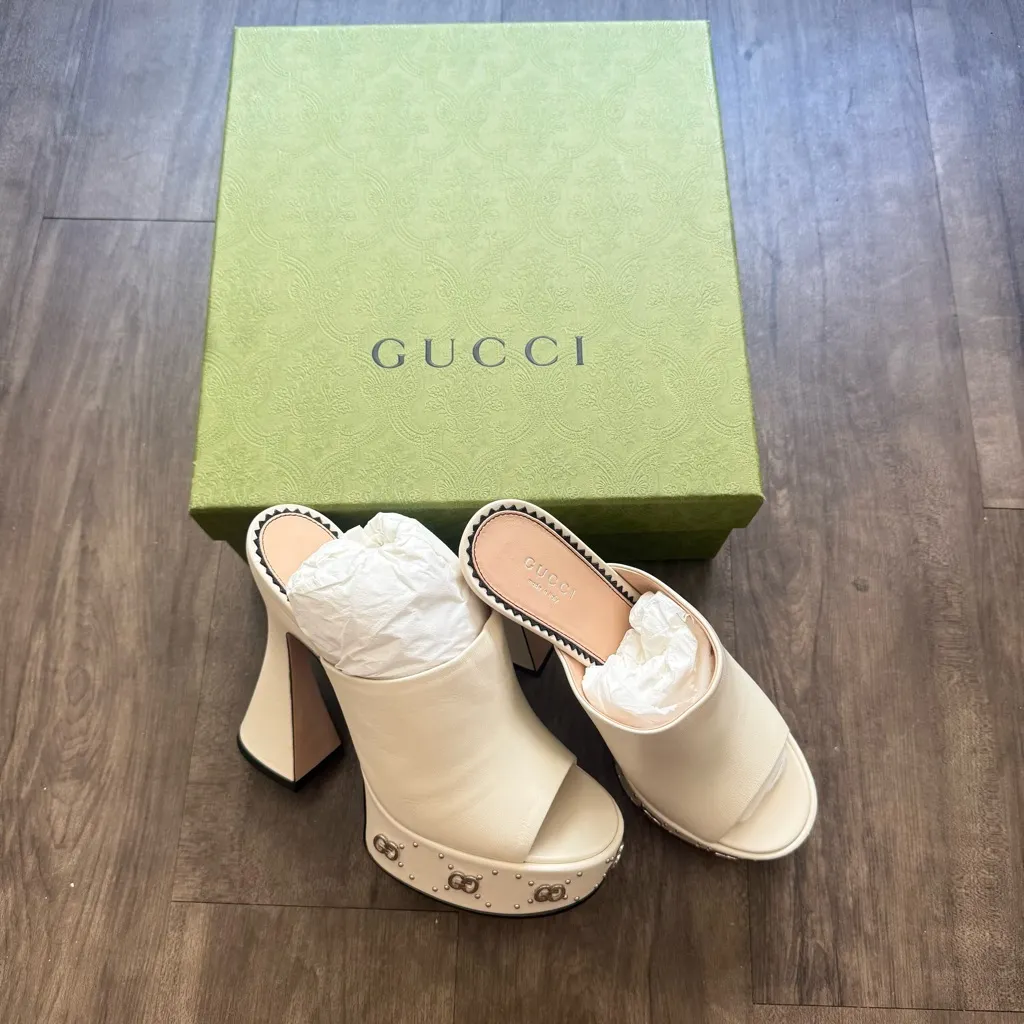 Brand New Authentic Gucci Womens Janaya Sandal GG Studded Leather Platform Mule - Image 10