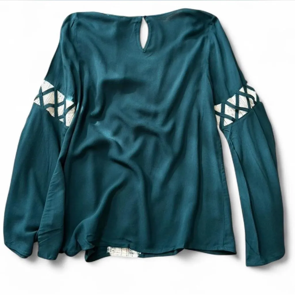 ‎Lace Inlet Detail Top - Image 3