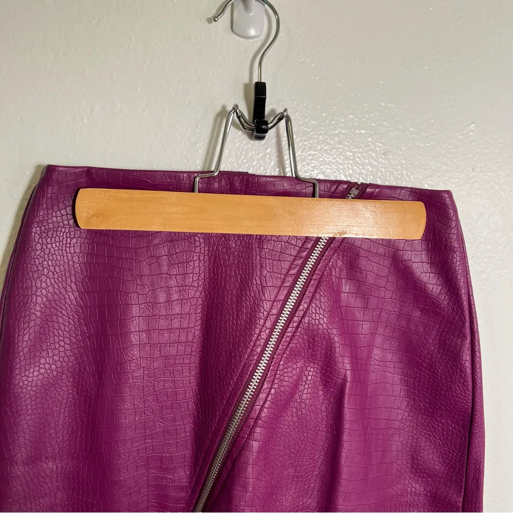 Bar iii Faux Leather Mini Skirt Purple Snakeskin Asymmetric Zip XS - Image 5