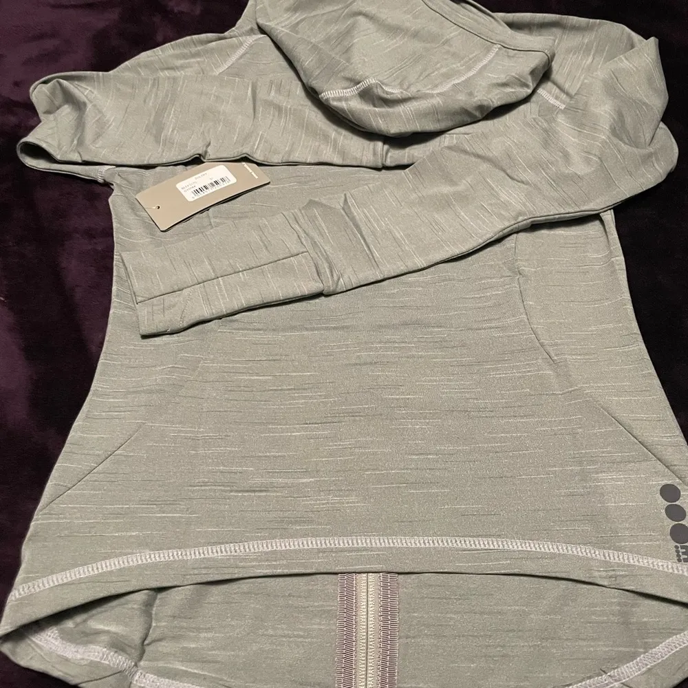 01BW.- Bench Women's Sultry Active Jacket, High Rise Marl. Size Small. - Image 3