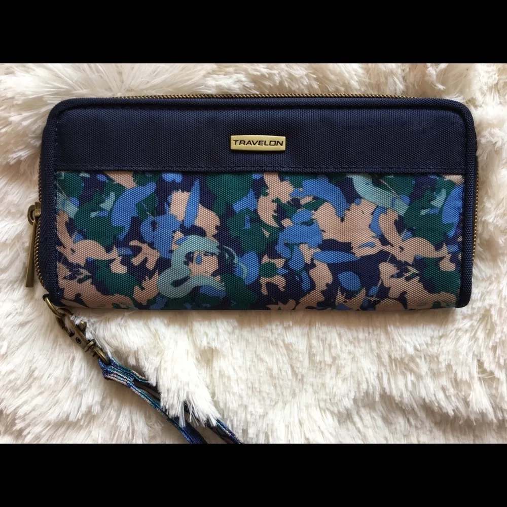 Blue Multicolor wristlet and wallet - Image 2