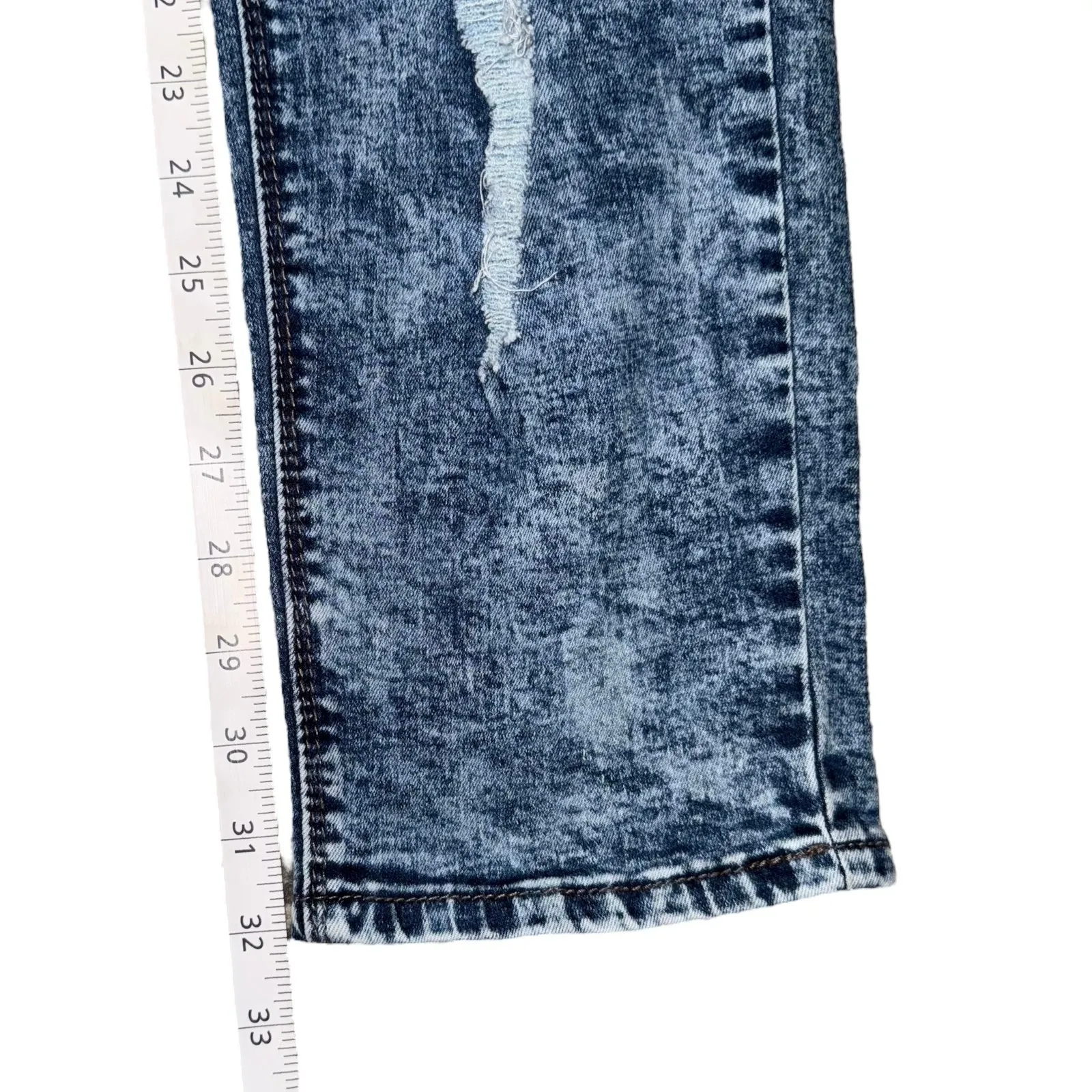 Blue Topic Rose Patch Distressed Jeans Size 15/16 NWT - Image 8