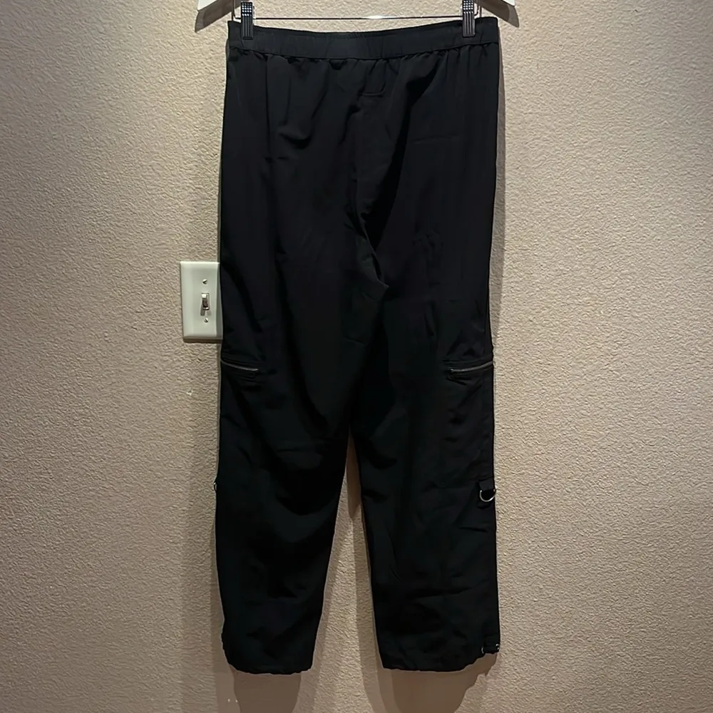 Chico’s Zenergy Women’s Cropped Black Cargo Pants Size 1 or Size 8 - Image 6