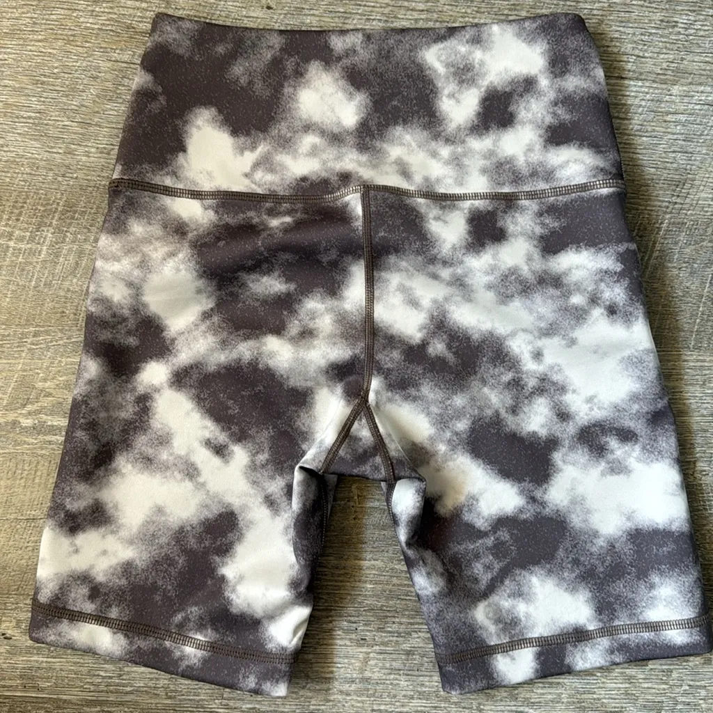 Tan + Lines Sport By Sivan Ayla Cloud Biker Shorts Size S Gray - Image 3