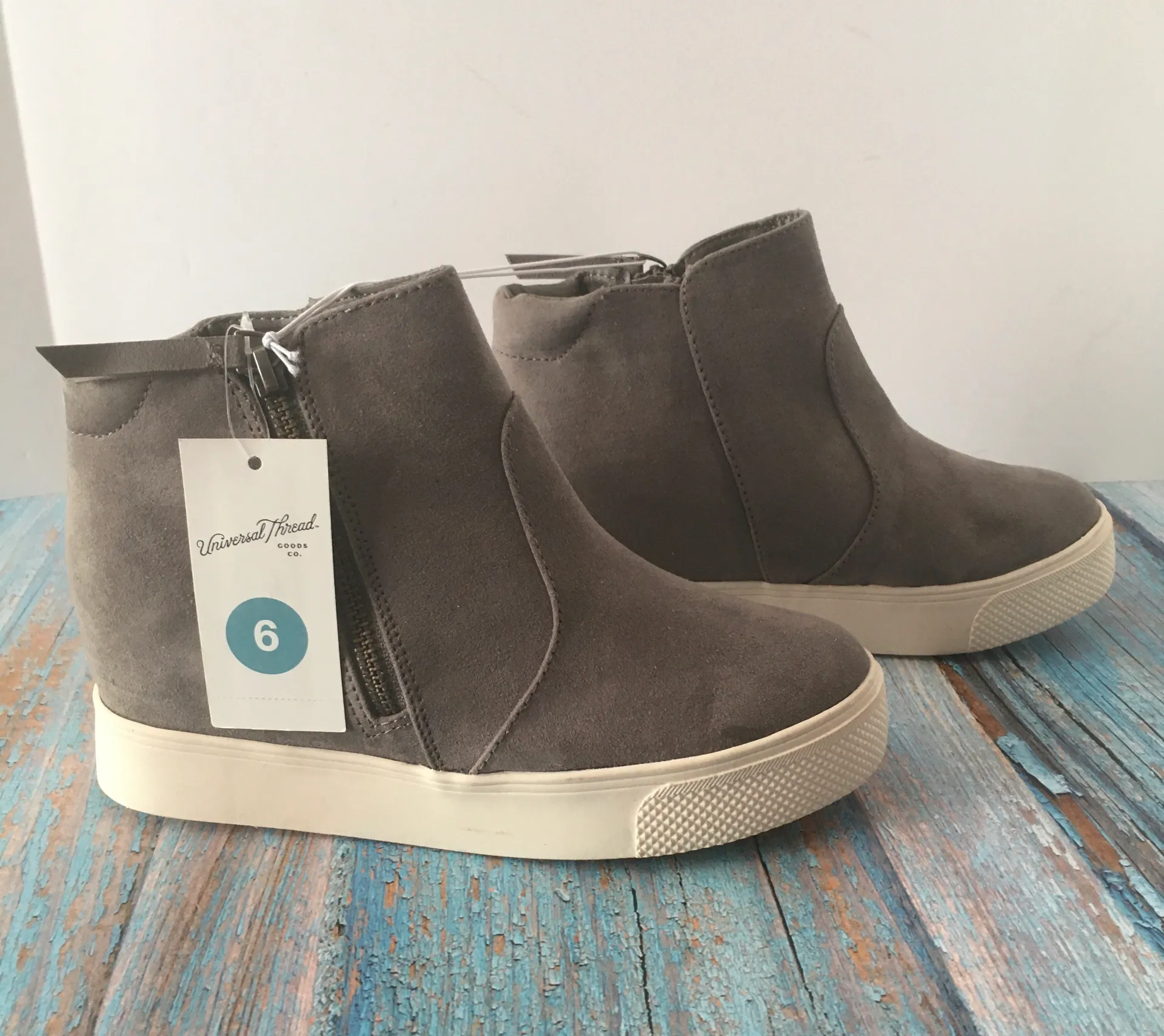 Wedge Sneakers, Size 6 Gray - Image 4