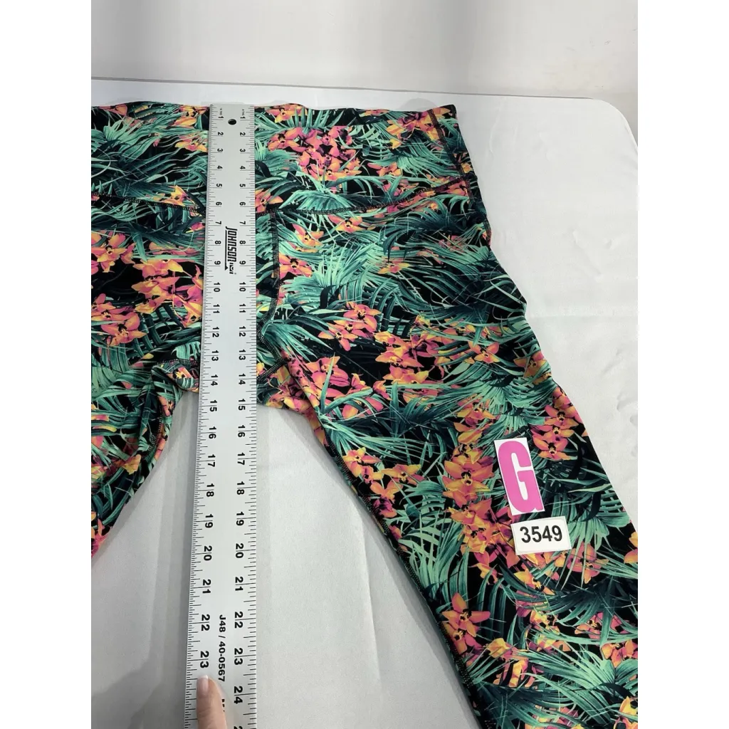 Womans Old Navy Active Go Dry XXL /TTG Multicolor Pullon Jogging Capri Pants - Image 6