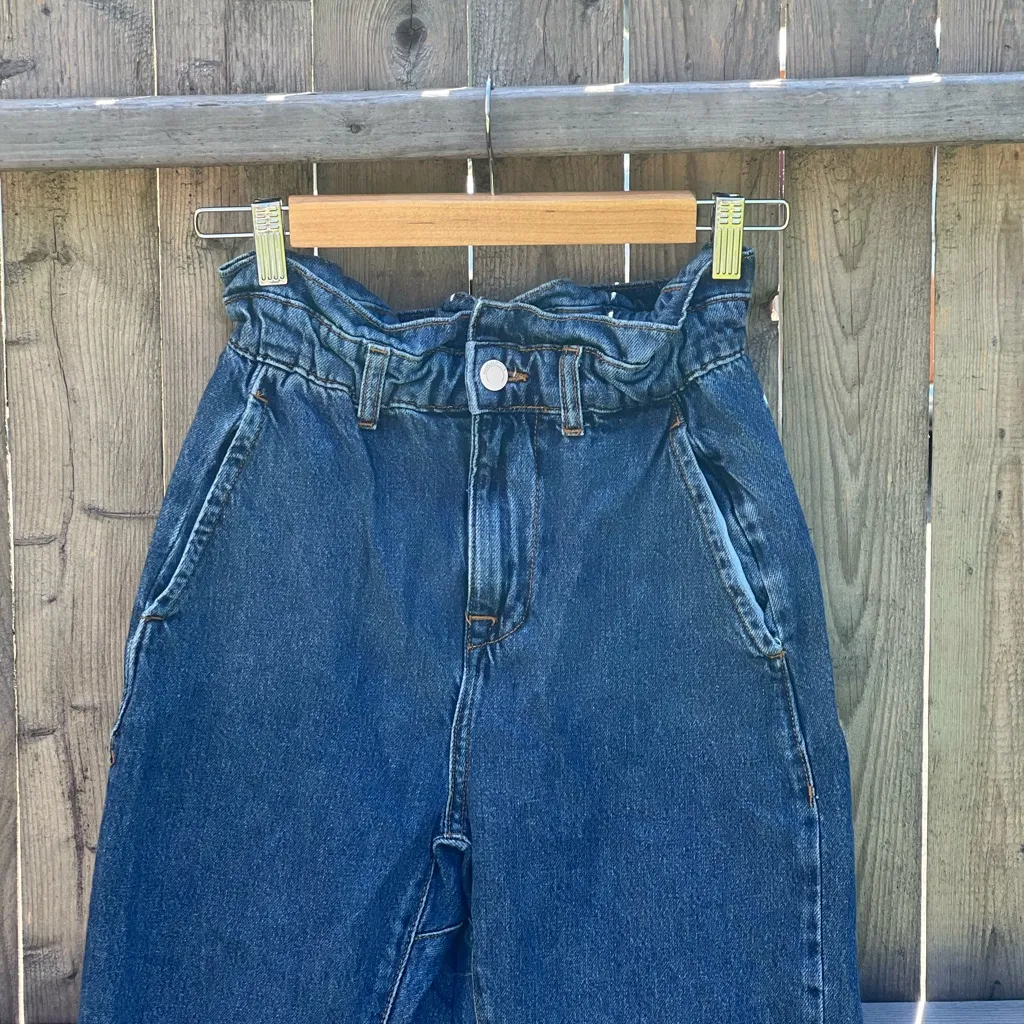 Zara Paperbag  jeans in a mid-blue wash high Rise - Image 4