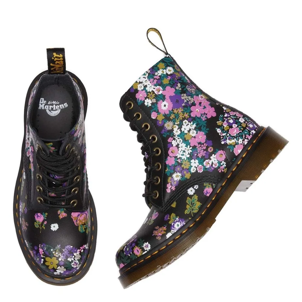 NWOT Dr Martens 1460 Pascal Lace Up Boots - Image 2