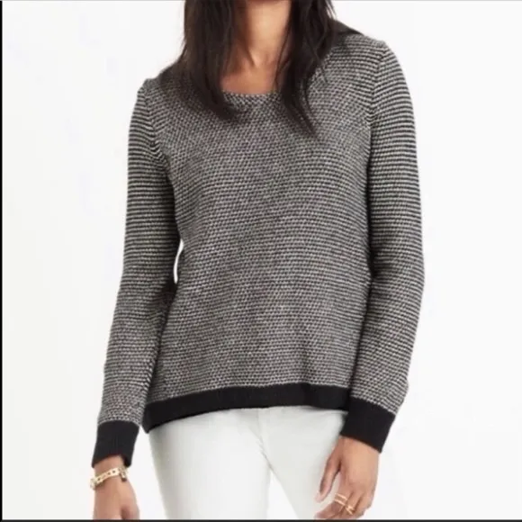 Madewell Riverside Pullover Sweater in a black and white dotweave pattern - Image 5