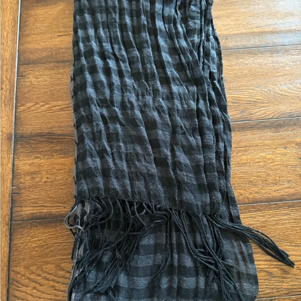 Black and Gray Checkered Scarf - Image 2