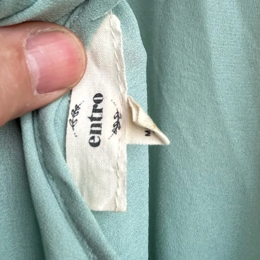 Entro | Poofy bell bottom legs Romper | women’s Small - Image 4