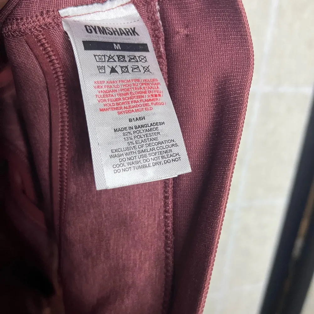 COPY - Gymshark adapt camo top size M - Image 3