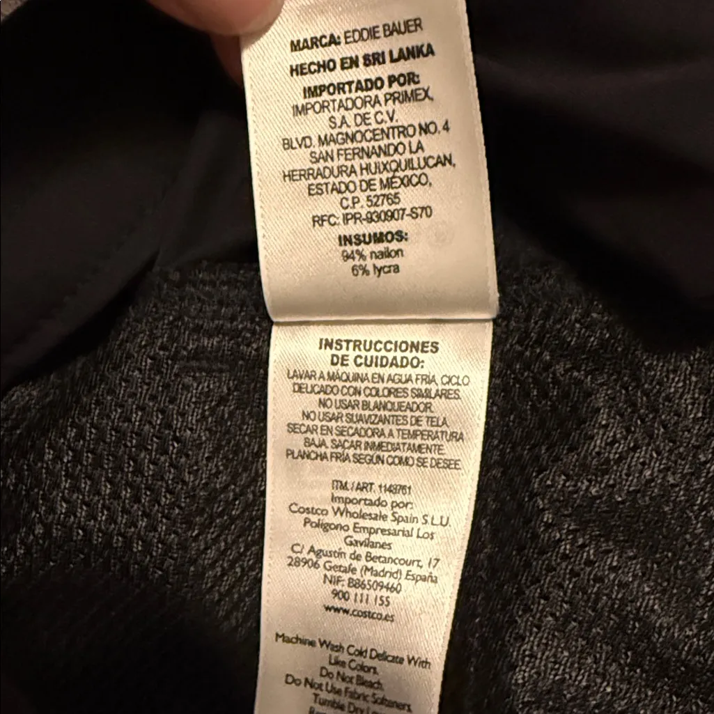 Eddie Bauer Women's Black Capris - Image 7