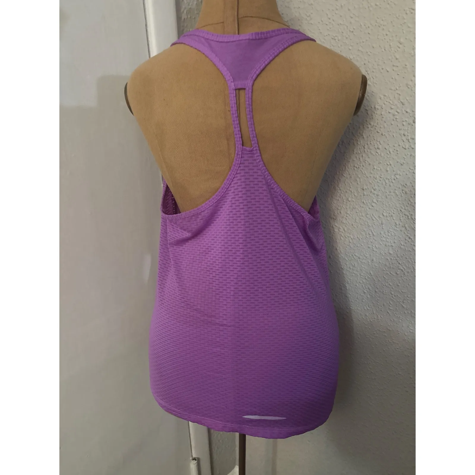 Under Armour Fitted Y Racerback Tank Top S Vented Activewear Athleisure Casual - Image 3