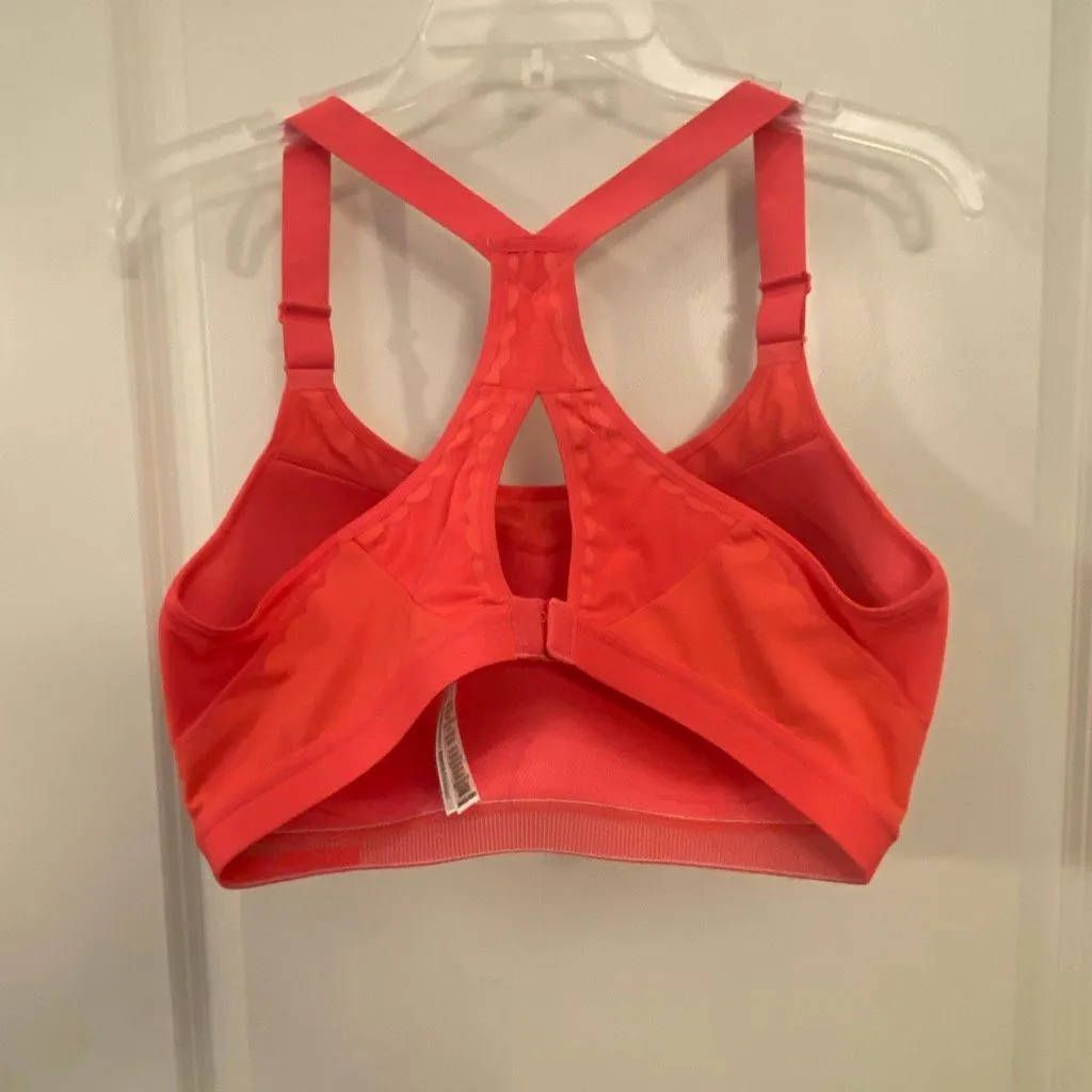 Victoria’s Secret incredible lightweight max sports bra size 38DD - Image 4