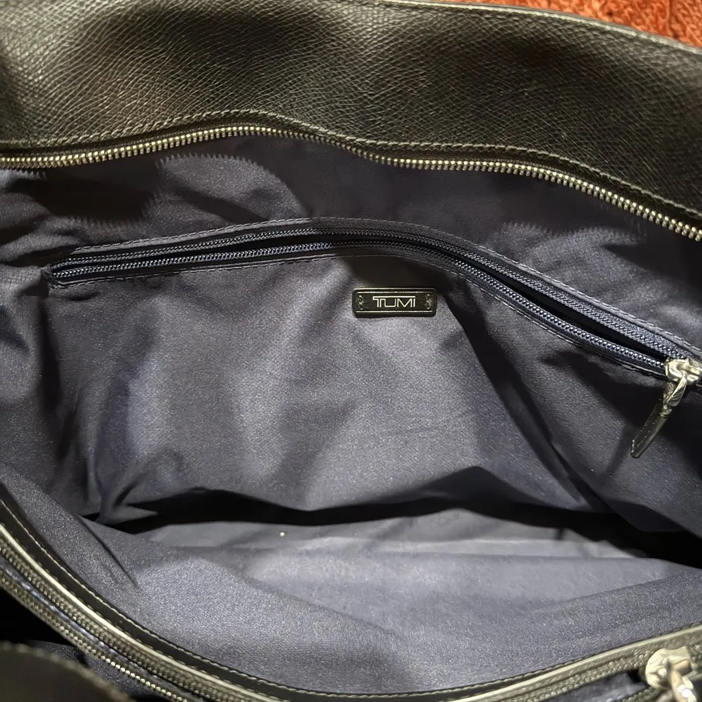 Tumi Authentic Classic Black Travel Computer Tote Bag - Image 6