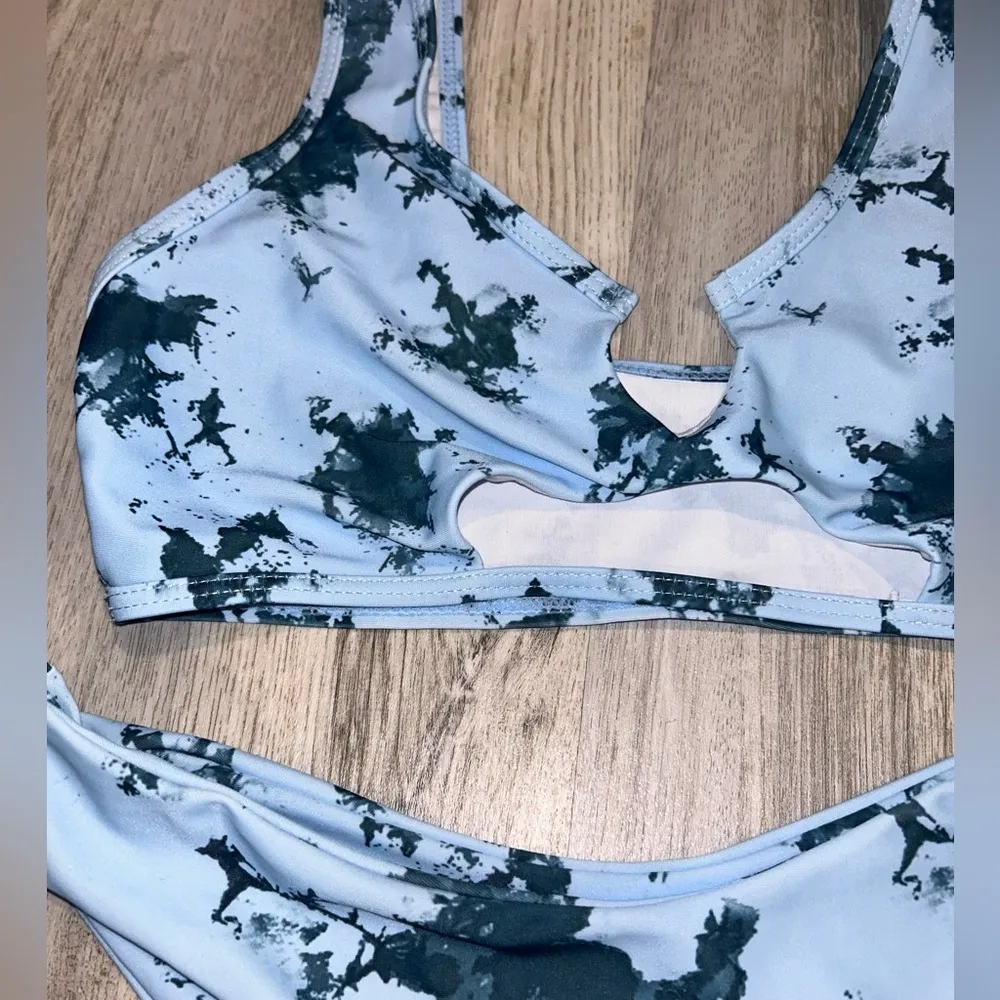 Shein Tie Dye High Cut Bikini Size M - Image 4