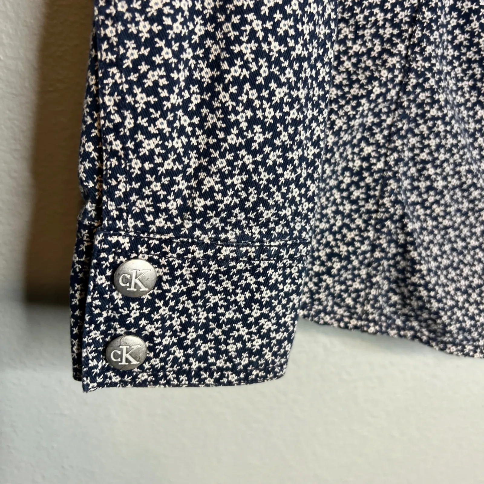 Calvin Klein Floral Print Western Shirt‎ Size L Long Sleeve Snap Up Collared - Image 3