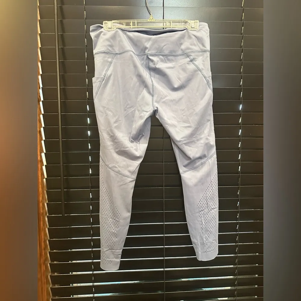 Member's Mark Perforated light Blue Leggings Size XL - Image 2