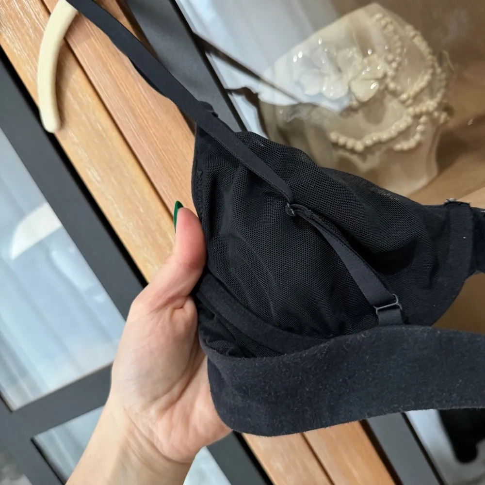 SKIMS jersey tshirt bra fits everybody underwire adjustable bra 34B - Image 6