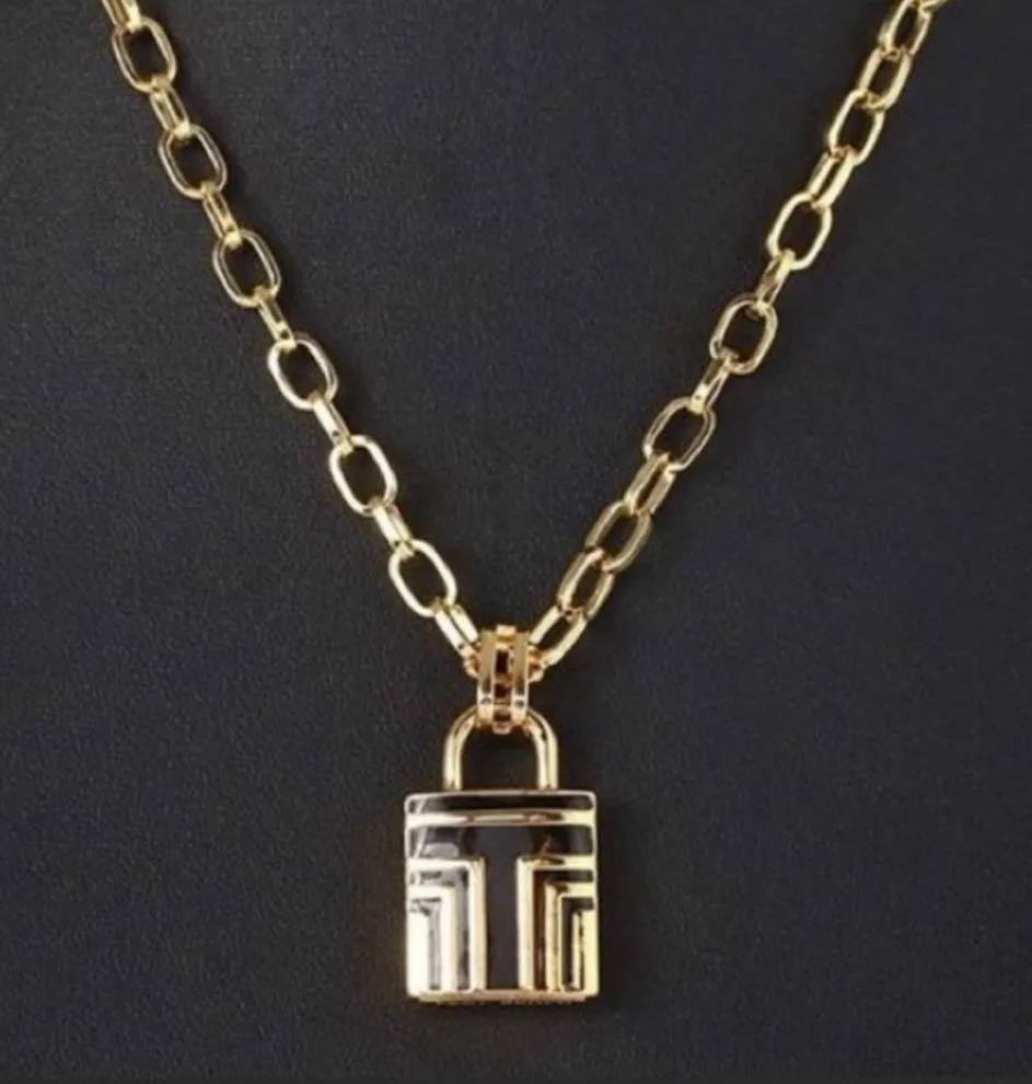 NWT  Double sided Padlock chunky gold necklace with Dustbag - Image 4