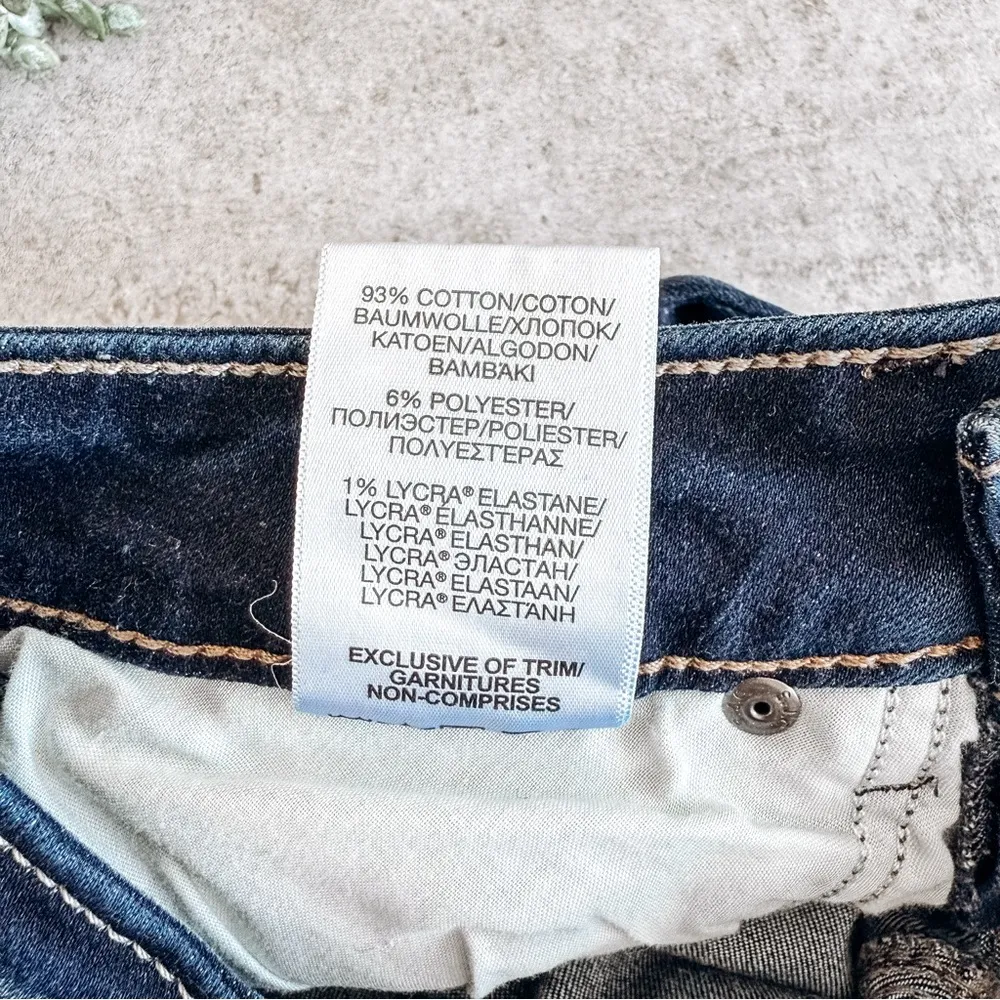 Silver Medium Wash Avery Straight Jeans Size 26 - Image 5