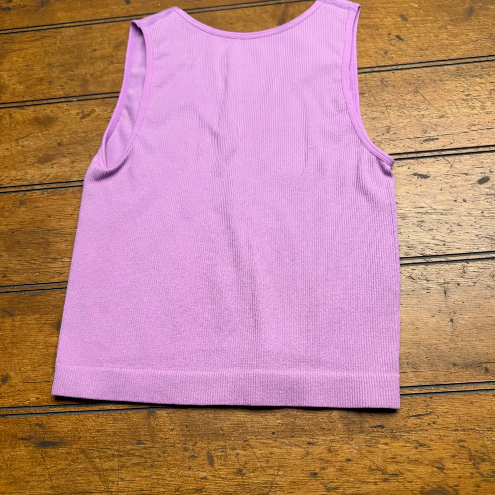 Wallflower Insta Smooth Ribbed V Neck Cropped Tank Top Lilac Size Small Pink - Image 3