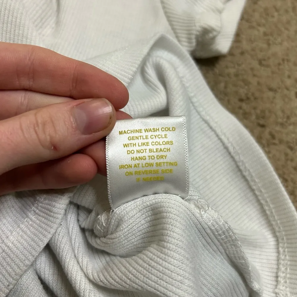 Riley & James Small White Ribbed Short Sleeve Embroidered Teddy Bear With Hearts - Image 5