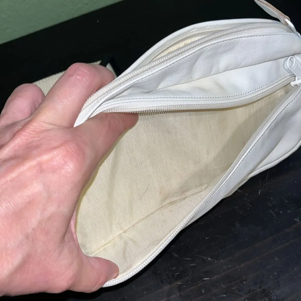 Vintage hip bag unisex leather Fanny pack • waist bag • adjustable strap • vacay - Image 3